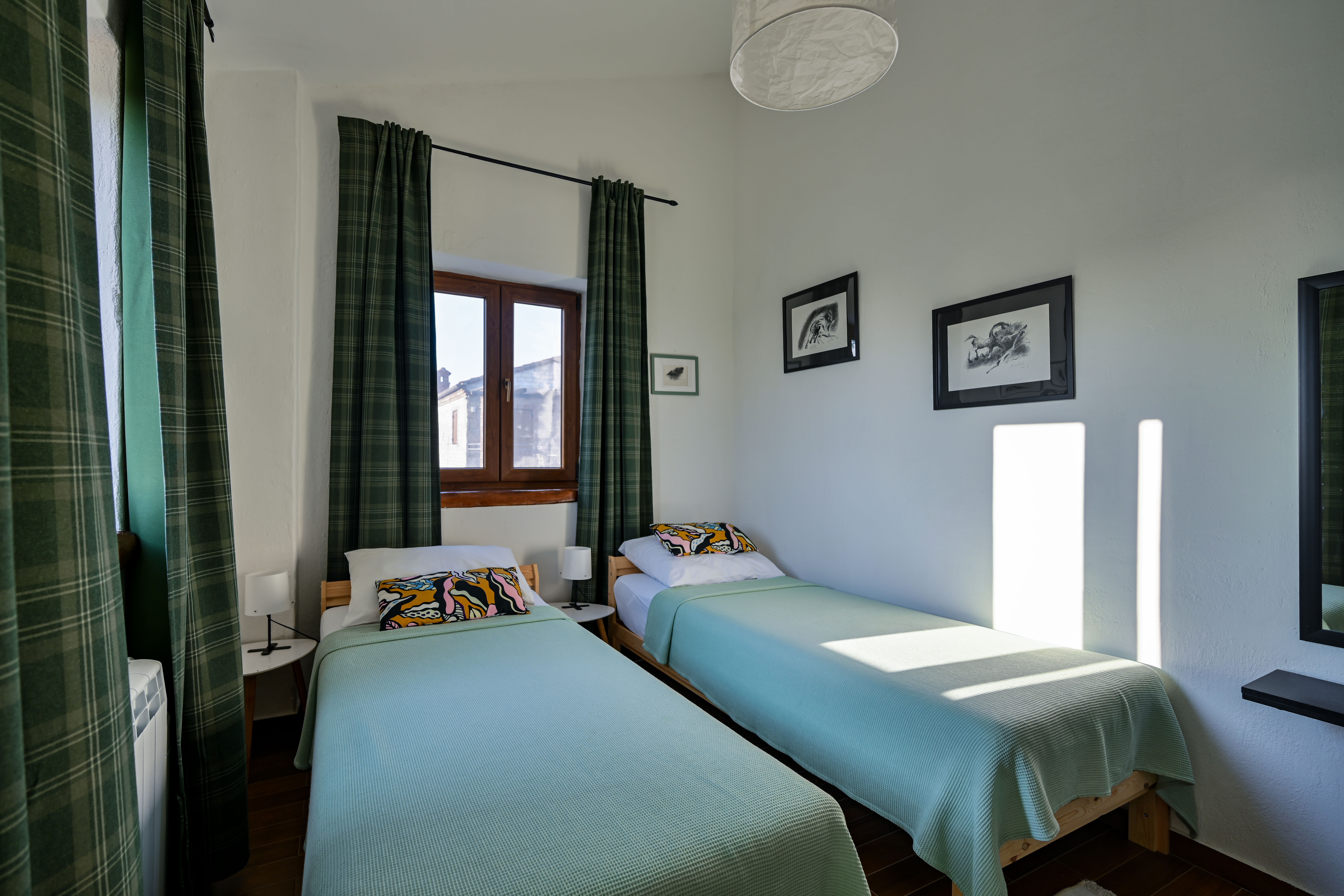 ROSEMARY ROOM