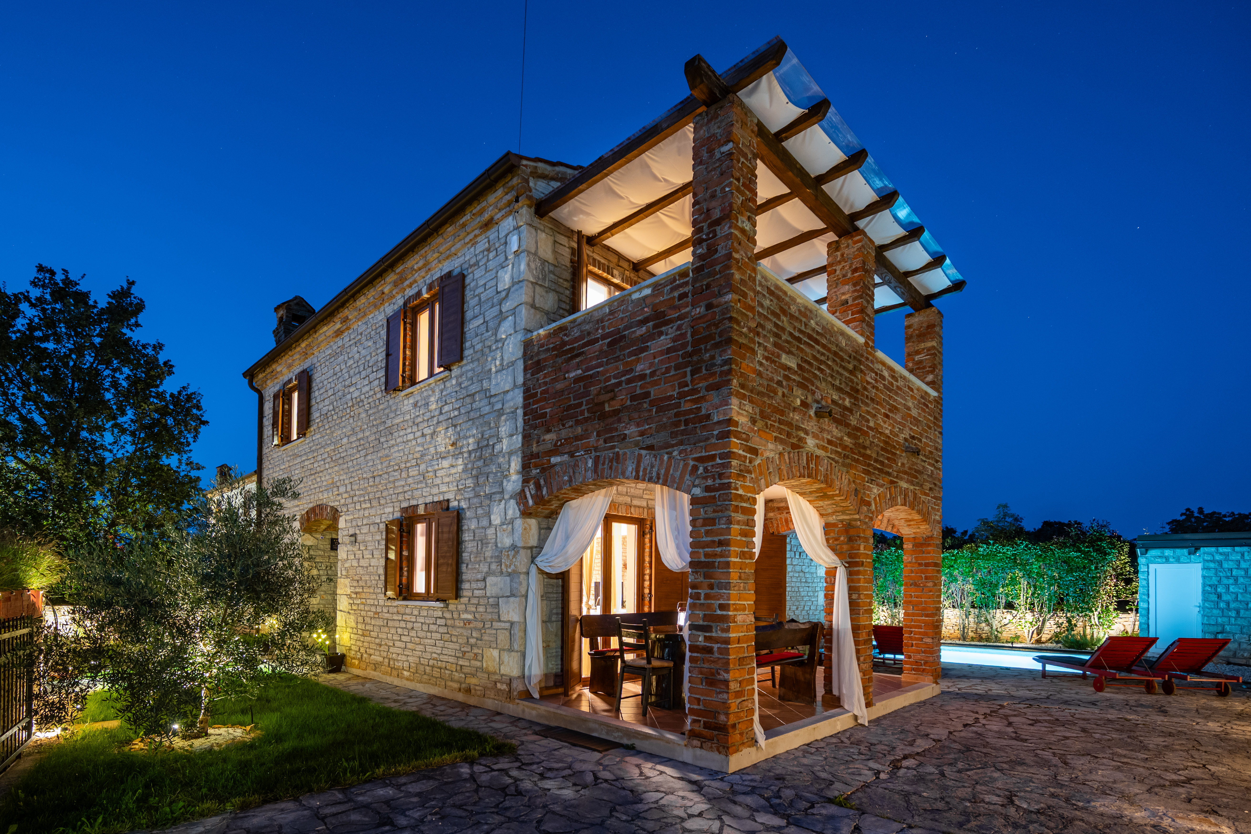 Villa Lena pool and terrace